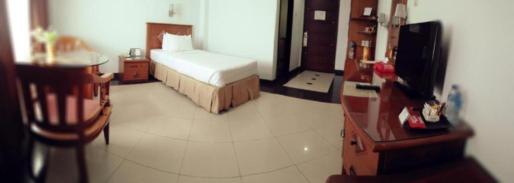 Hotel Tarakan Plaza מראה חיצוני תמונה