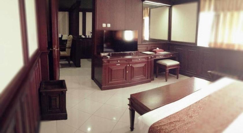 Hotel Tarakan Plaza מראה חיצוני תמונה