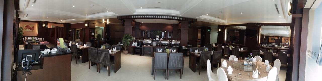 Hotel Tarakan Plaza מראה חיצוני תמונה