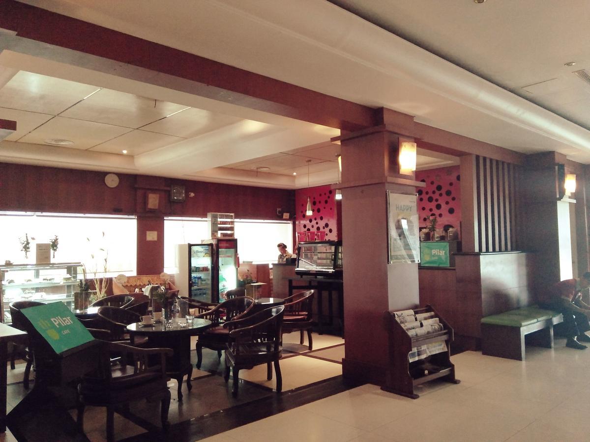 Hotel Tarakan Plaza מראה חיצוני תמונה