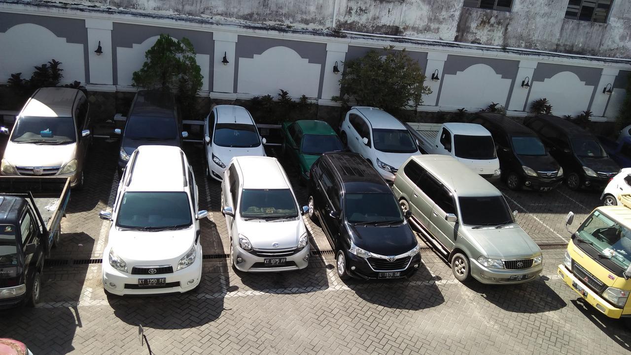 Hotel Tarakan Plaza מראה חיצוני תמונה